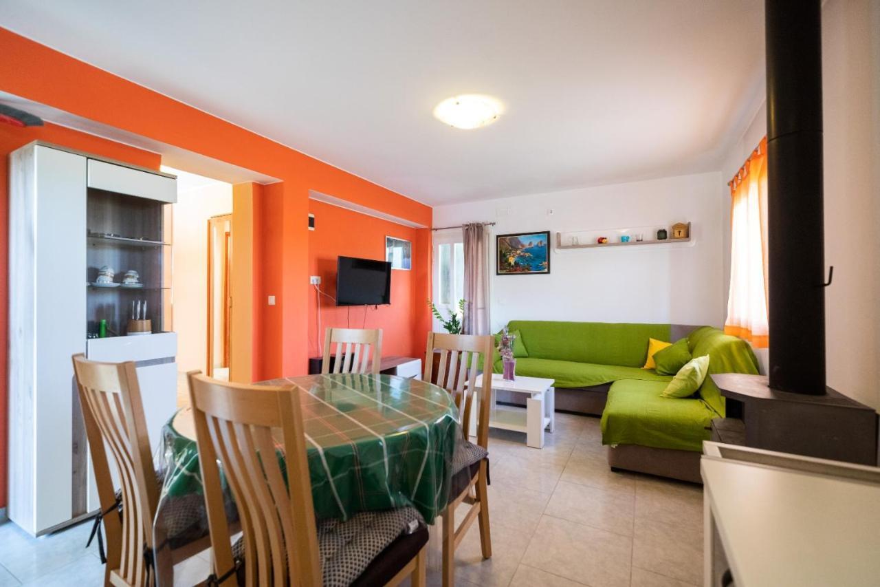 Вилла Olive'S Garden House Вела-Лука Экстерьер фото